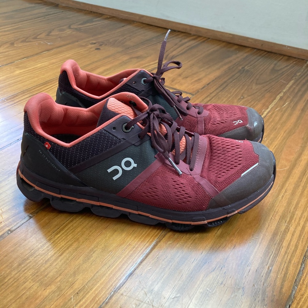 On Running Cloudace Ruby Lava Maroon Athletic 10